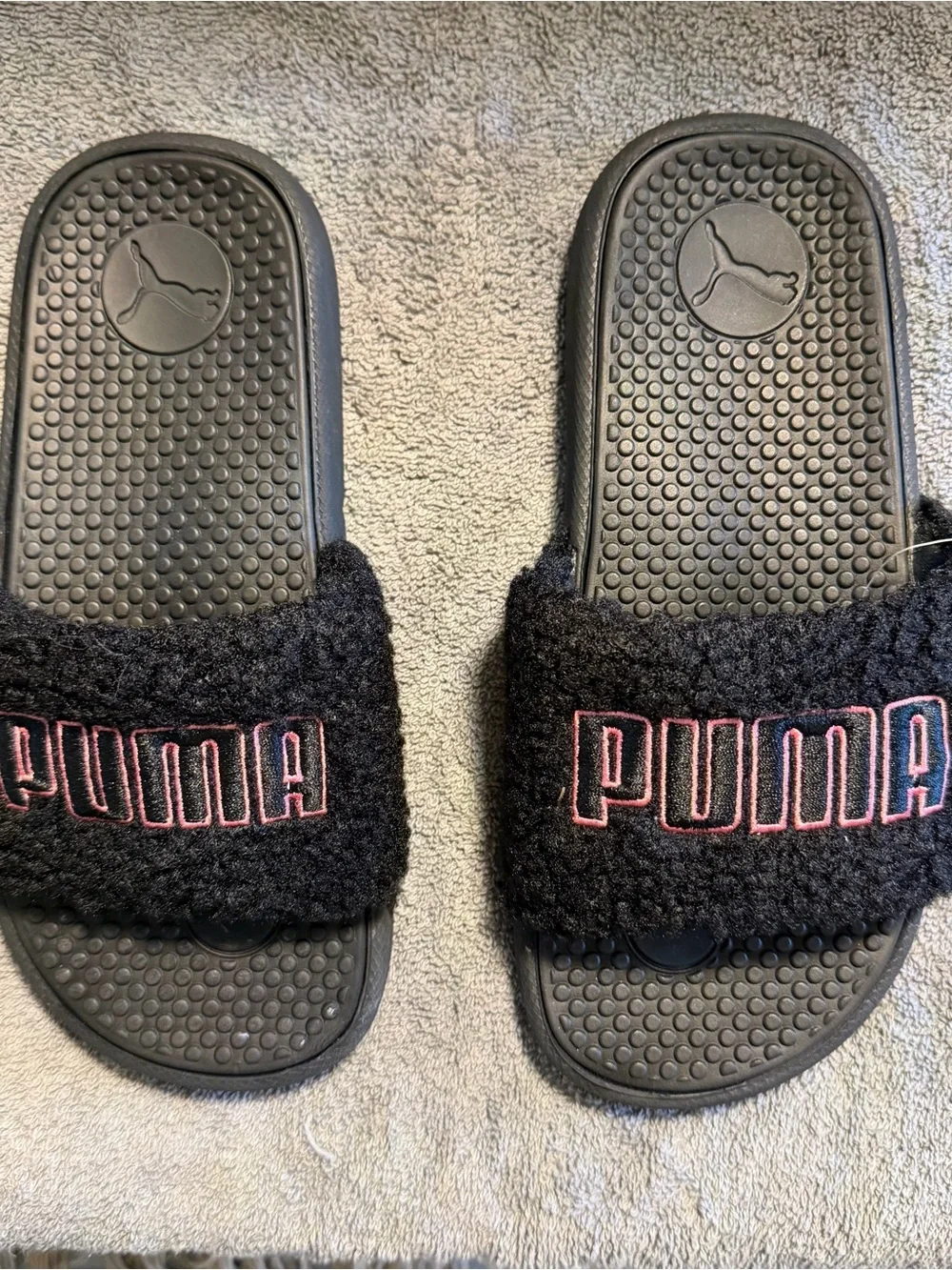PUMA Black Sherpa Slides Pink Logo Youth Size 3 NWOT
